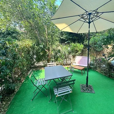 Apartment Studio 4 Personnes Avec Jardin Et Parking A Hyeres